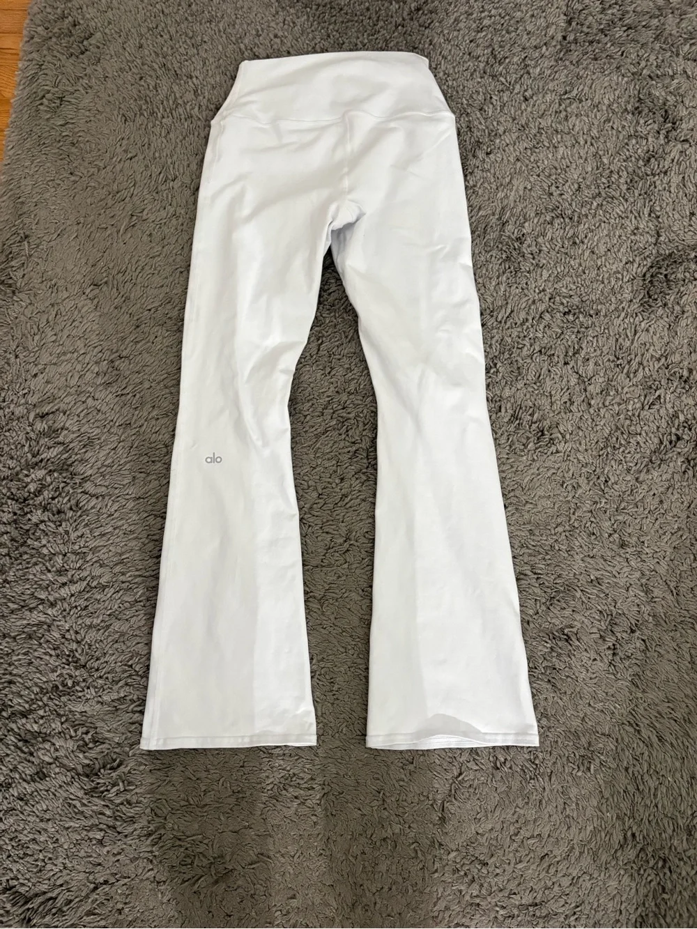 Alo airlift 7/8 white bootcut leggings